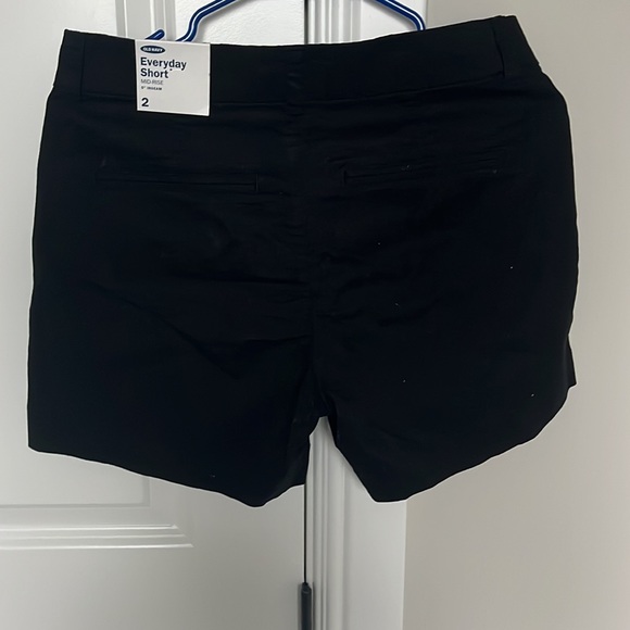 Mid rise old navy shorts - Picture 2 of 4